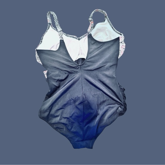 🏊♀️Fantasie Elegant Black, White, and Orange Swimsuit 🩱 One Piece w/ Underwire - Picture 2 of 4